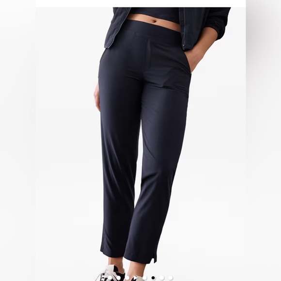 Athleta Brooklyn Mid Rise Ankle Pant
Wrinkle-resistant, stretch fabric - Picture 10 of 10